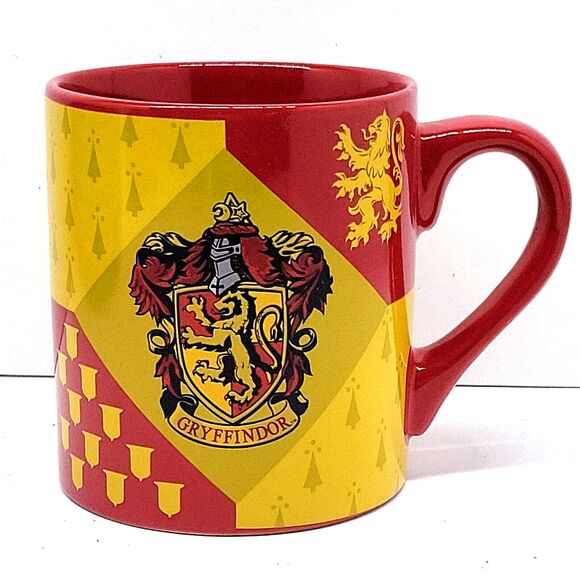 Harry Potter Coffee Mug Gryffindor House Crest  Cup Ceramic 14oz - Picture 1 of 12